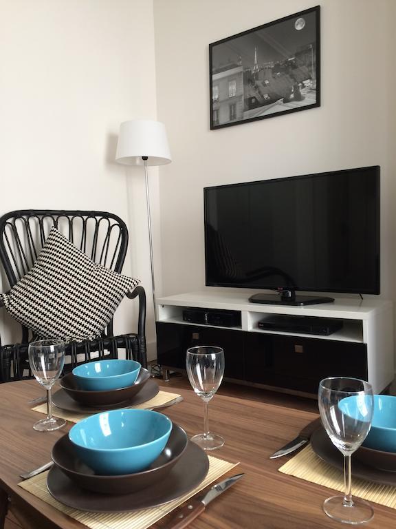 Apartment Orsel Paris